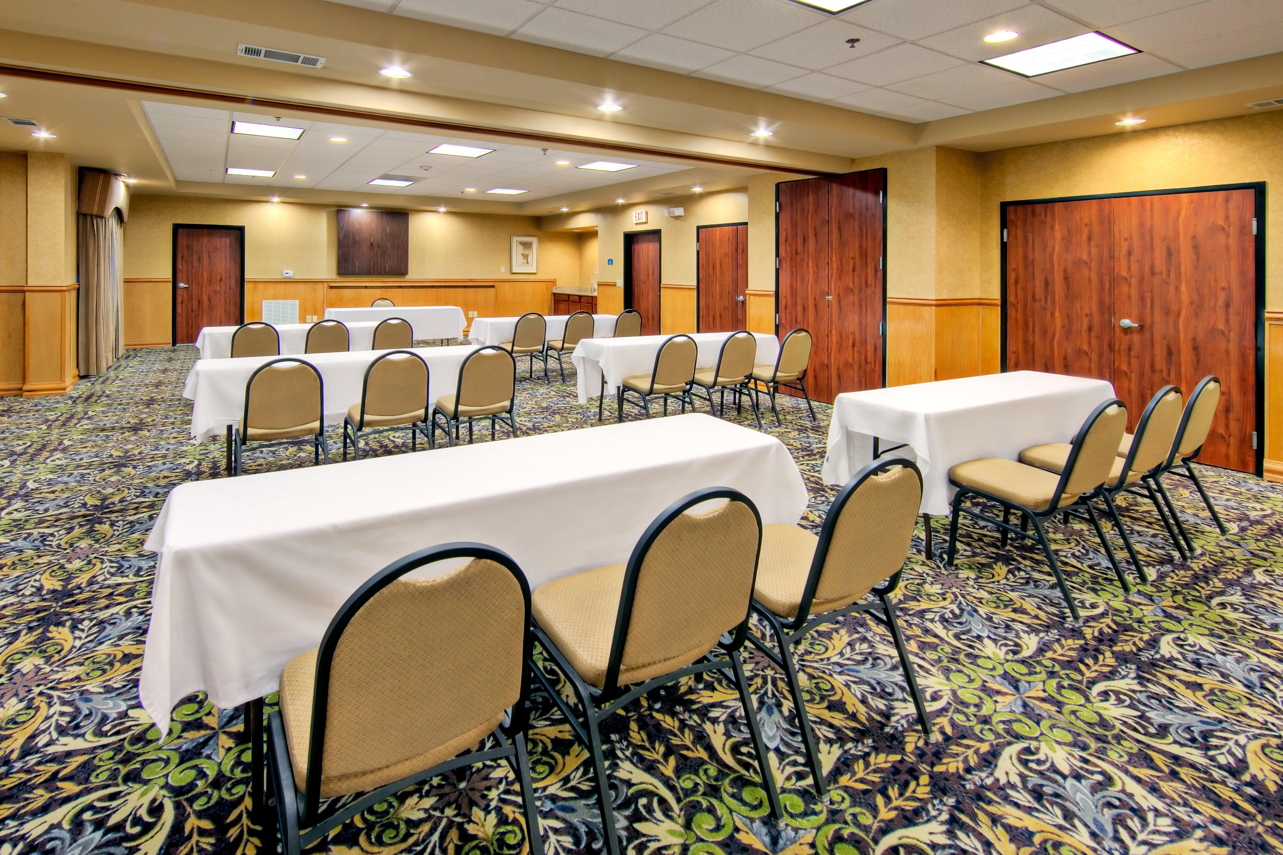 Staybridge Suites Laredo By Ihg Exterior foto