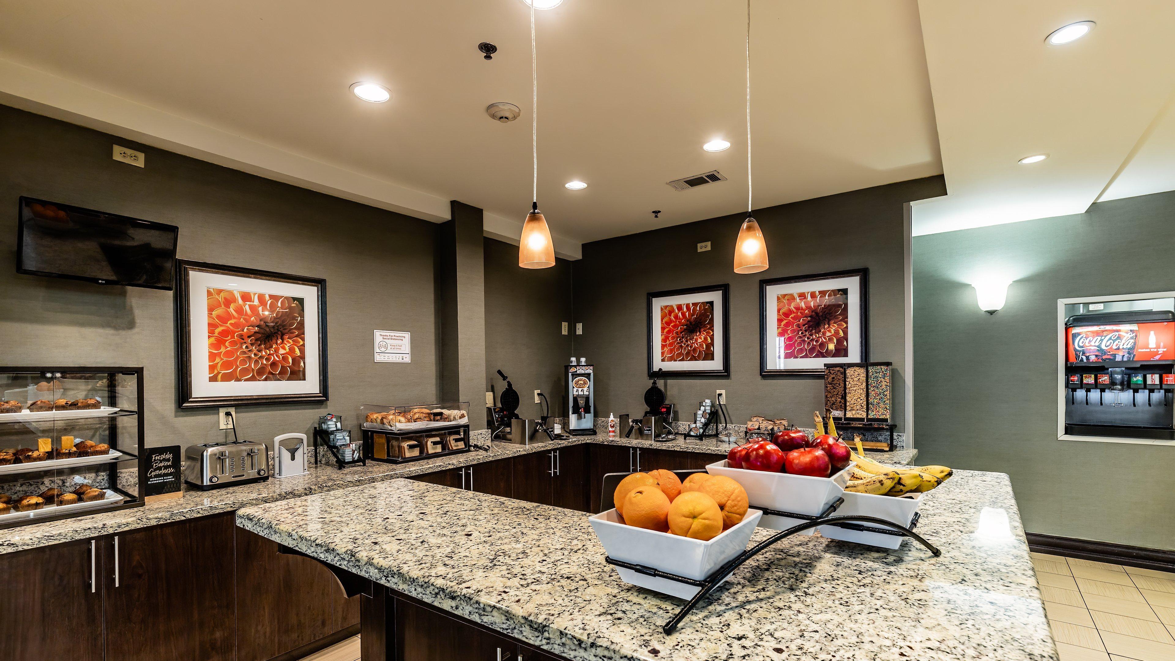 Staybridge Suites Laredo By Ihg Exterior foto