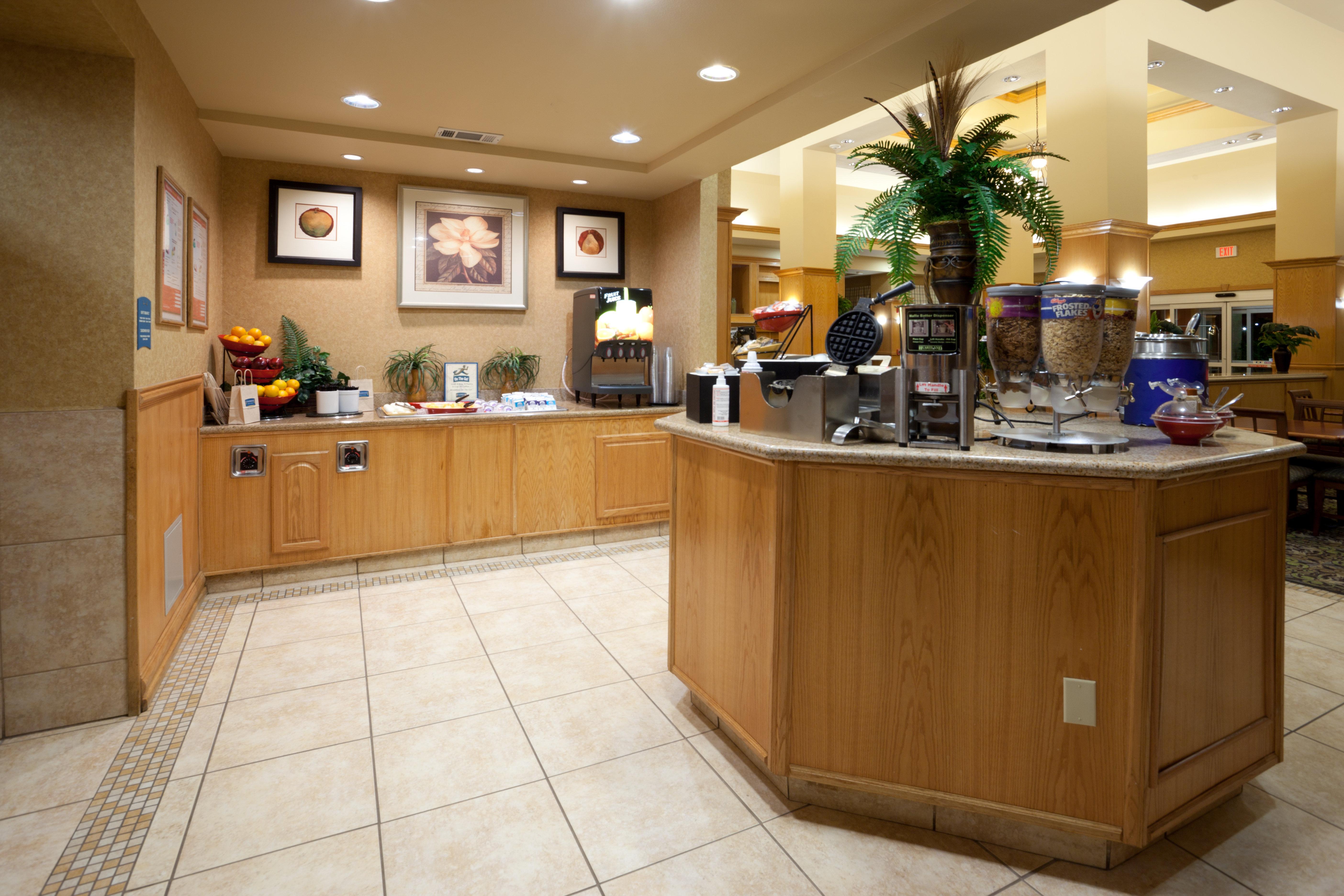 Staybridge Suites Laredo By Ihg Exterior foto