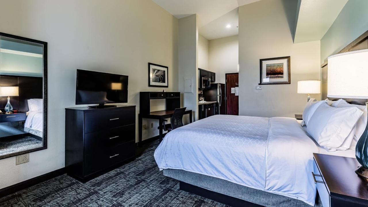 Staybridge Suites Laredo By Ihg Exterior foto