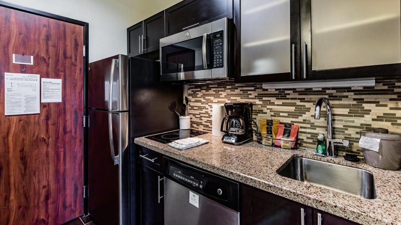 Staybridge Suites Laredo By Ihg Exterior foto